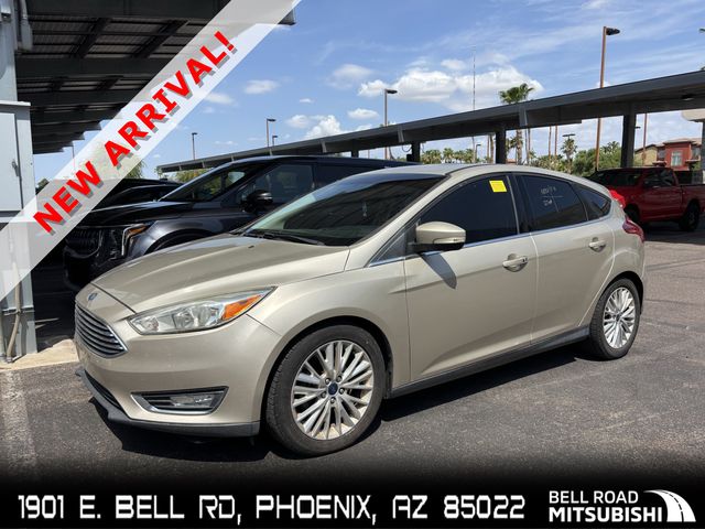 White Gold Metallic 2017 Ford Focus Hatchback Front-Wheel Drive 6-Speed Automatic