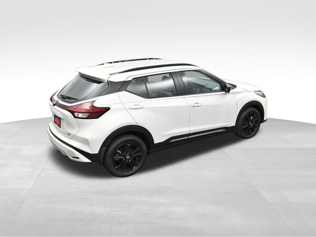 2024 Nissan Kicks SR 27