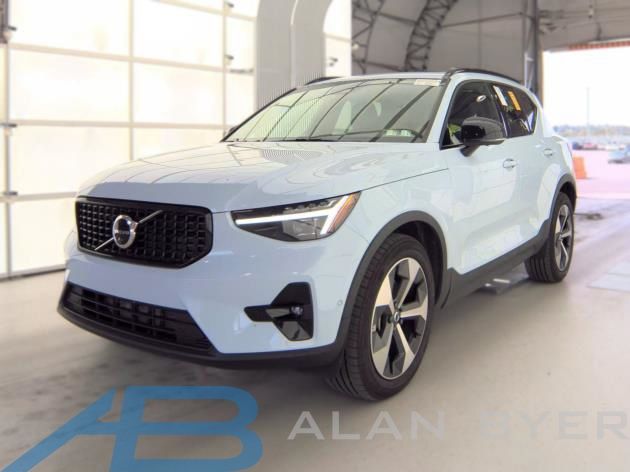 Cloud Blue 2026 Volvo XC40 SUV / Crossover All-Wheel Drive Automatic