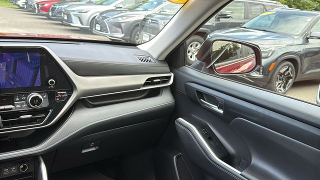 Used 2024 Toyota Highlander Hybrid SUV