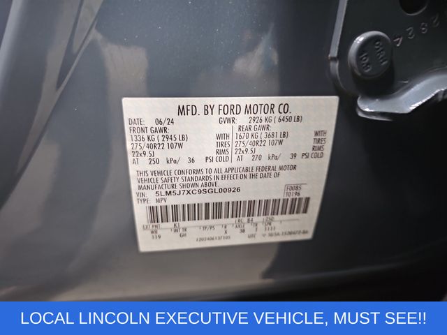 Used 2025 Blue Lincoln Reserve image 35