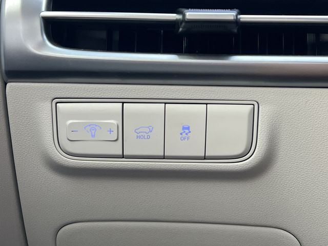 Used 2025 Blue Hyundai SEL Convenience image 31