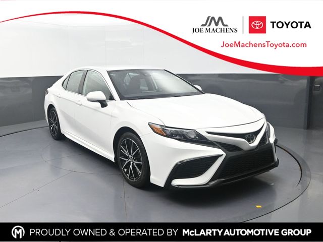 Ice Cap 2024 Toyota Camry Sedan Front-Wheel Drive 8-Speed Automatic