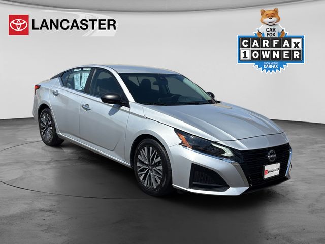 Brilliant Silver Metallic 2024 Nissan Altima Sedan Front-Wheel Drive Continuously Variable Transmission