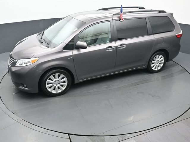 2017 Toyota Sienna XLE 40