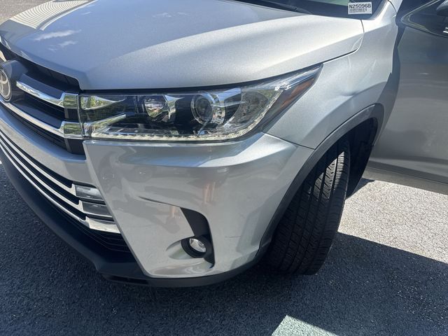 Used 2019 Silver Toyota Limited image 34
