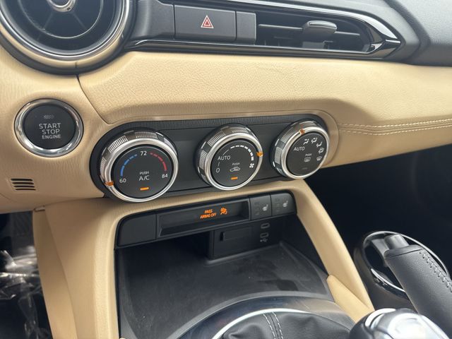 Used 2024 White Mazda Grand Touring image 19