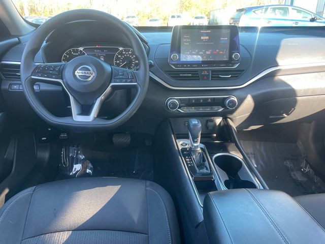 2021 Nissan Altima 2.5 SV 17