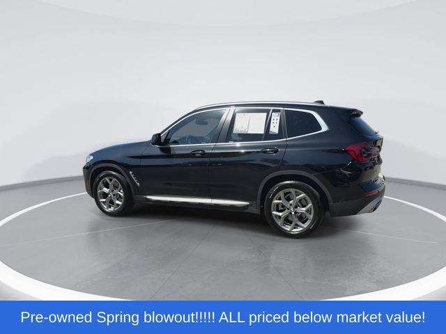 Used 2022 Black Sapphire Metallic BMW sDrive30i image 5