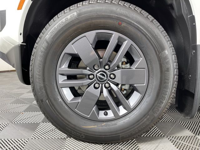 2025 Glacier White Nissan Frontier SV RWD Truck