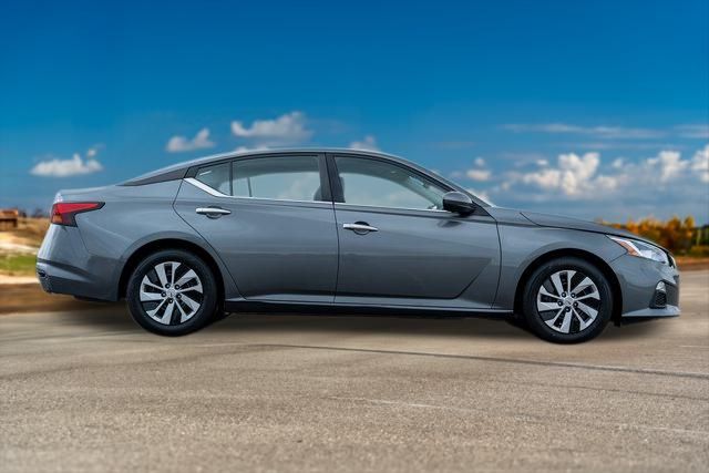 2021 Nissan Altima 2.5 S 8