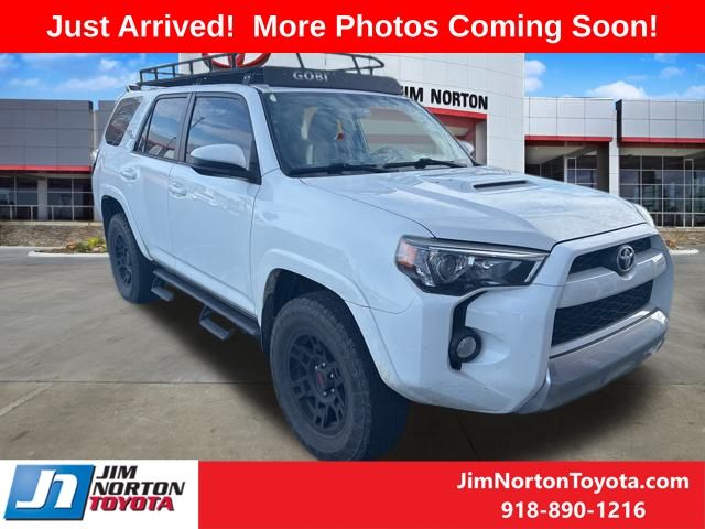 2018 Toyota 4Runner Off-Road's photo