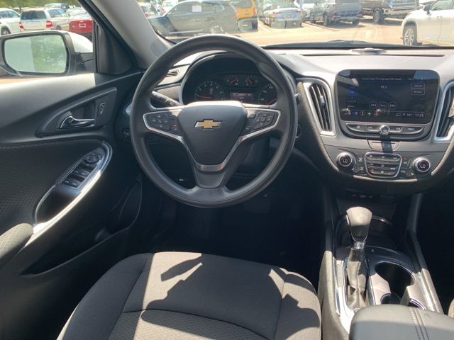 2023 Chevrolet Malibu LT photo