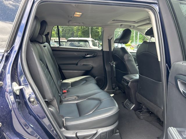2023 Toyota Highlander XLE - Photo 18