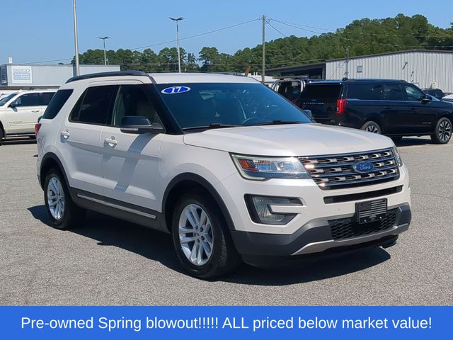 Used 2017 White Ford XLT image 15