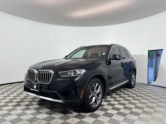 Used 2024 Black BMW xDrive30i image 3