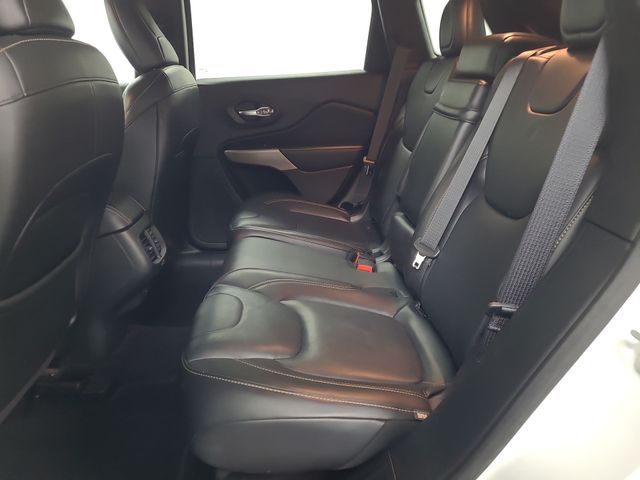 2017 – Jeep – Cherokee