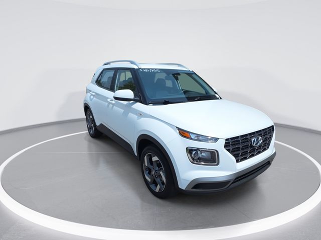 Used 2025 White Hyundai SEL image 2