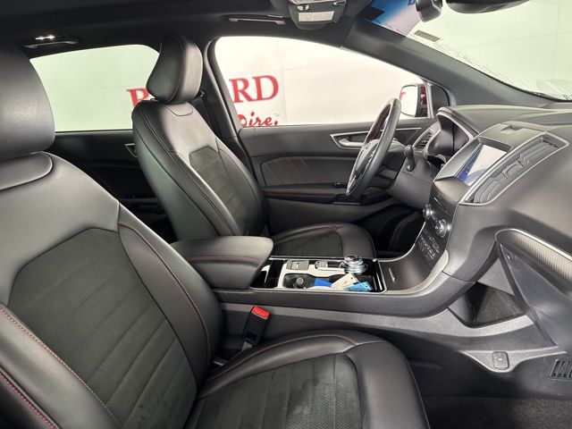 2020 Burgundy Velvet Metallic Tinted Clearcoat Ford Edge ST Line FWD SUV