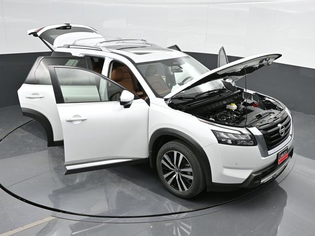 2025 Nissan Pathfinder Platinum 51