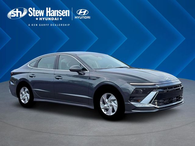 New 2026 Gray Hyundai SE image 11