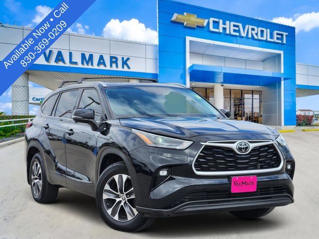 2022 Toyota Highlander XLE AWD