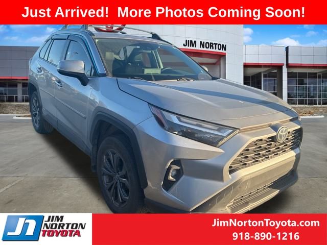 2023 Toyota RAV4 XLE Premium's photo