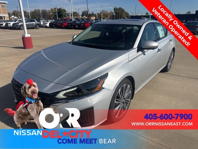 Brilliant Silver Metallic 2025 Nissan Altima Sedan Front-Wheel Drive Continuously Variable Transmission