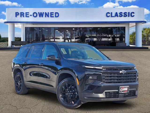 Mosaic Black Metallic 2024 Chevrolet Traverse LT FWD SUV / Crossover Front-Wheel Drive 8-Speed Automatic