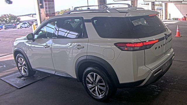 2023 Nissan Pathfinder SL 6