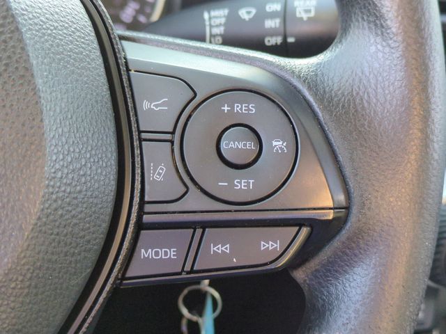 Used 2020 Silver Toyota LE image 17