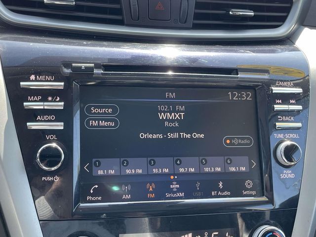 Used 2020 White Nissan Platinum image 26