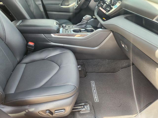 2026 Toyota Highlander Limited  at Don McGill Toyota