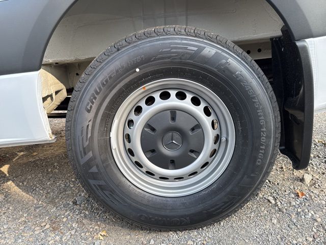 2025 Mercedes-Benz Sprinter 2500 Cargo 144 WB photo