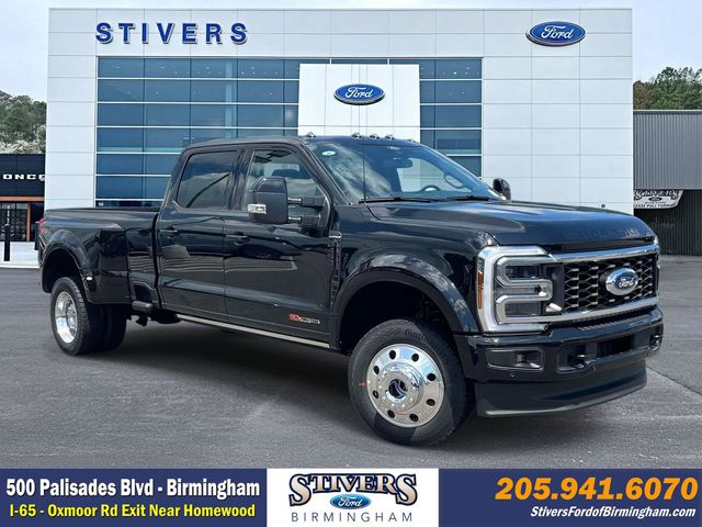 Agate Black Metallic 2026 Ford F-450 Super Duty Pickup Truck Four-Wheel Drive Automatic