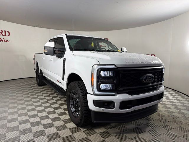 Oxford White 2023 Ford F-350 Super Duty Pickup Truck Four-Wheel Drive Automatic