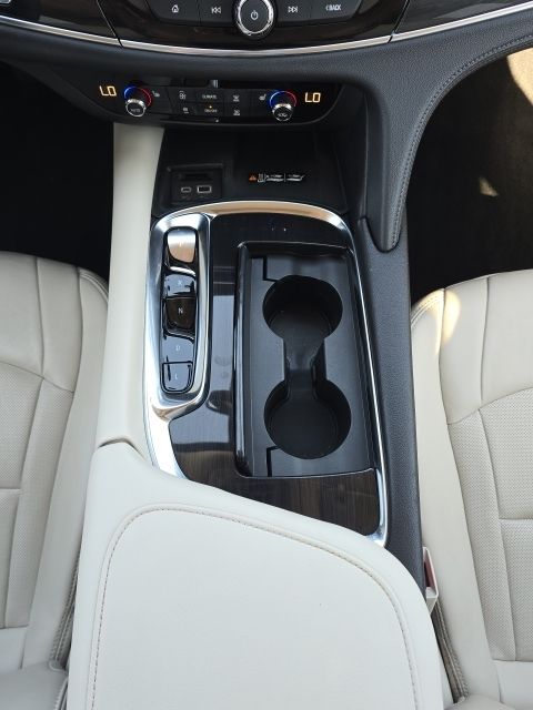 2022 Buick Enclave Essence:C02611