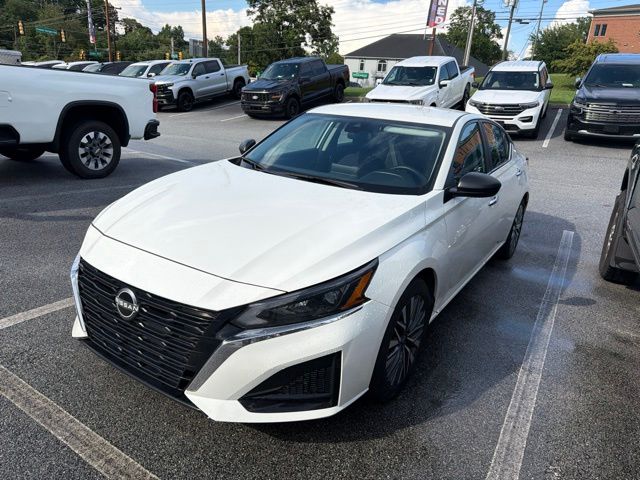 Glacier White 2025 Nissan Altima Sedan Front-Wheel Drive Continuously Variable Transmission