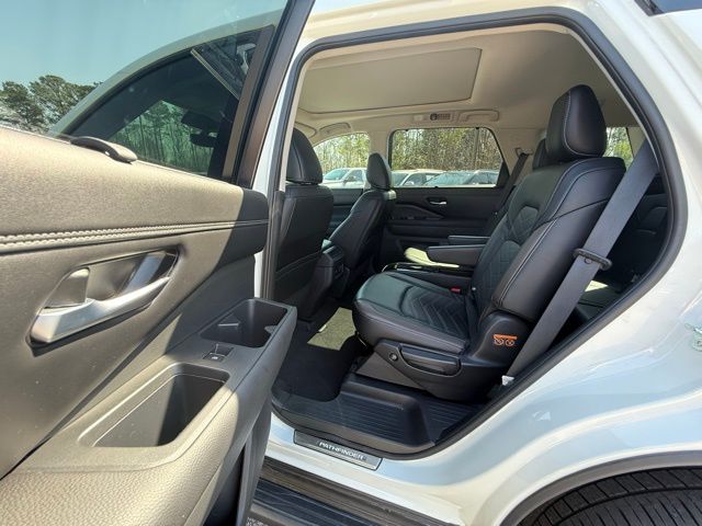 Used 2023 Nissan Pathfinder SUV