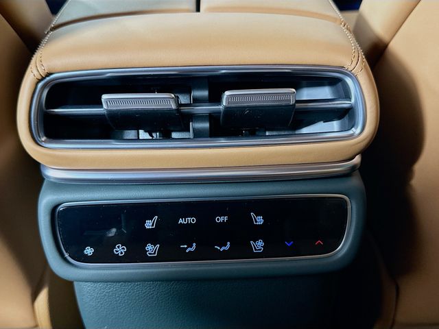 Thumbnail: 2026 Genesis GV80 - 18