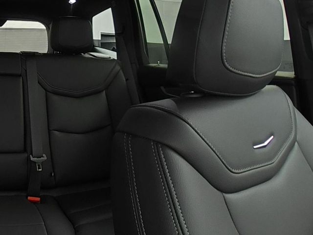2025 Cadillac XT6 Luxury photo