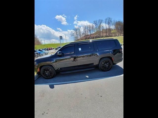 Diamond Black Crystal Pearlcoat 2024 Jeep Wagoneer L Series II 4WD SUV / Crossover Four-Wheel Drive 8-Speed Automatic