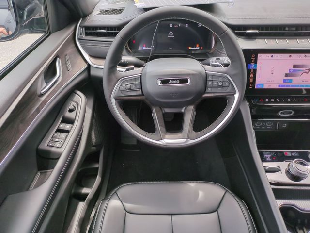 new 2026 Jeep Grand Cherokee car, priced at $44,086