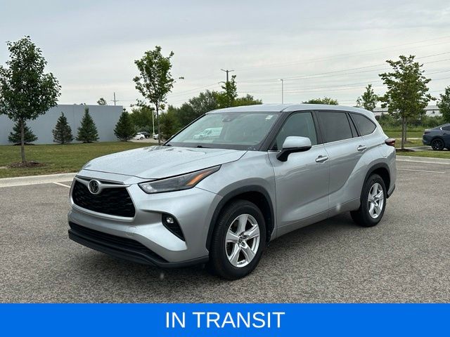 Celestial Silver Metallic 2024 Toyota Highlander SUV / Crossover Front-Wheel Drive 8-Speed Automatic