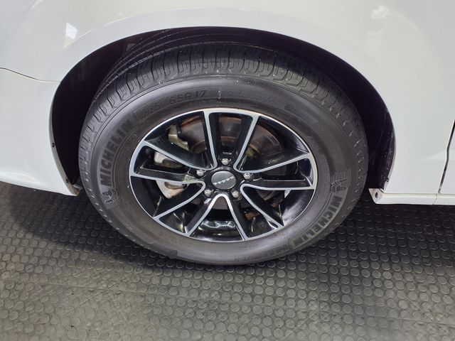 2018 Dodge Grand Caravan GT - 8