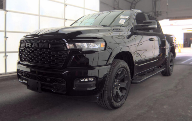 Diamond Black Crystal Pearlcoat 2025 RAM 1500 Pickup Truck Four-Wheel Drive 8-Speed Automatic