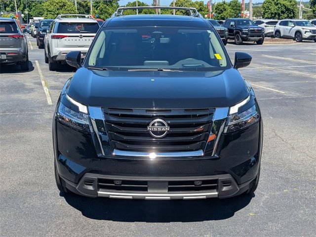 2022 Super Black Nissan Pathfinder Platinum FWD SUV