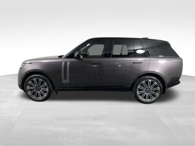 2023 Land Rover Range Rover SE 4