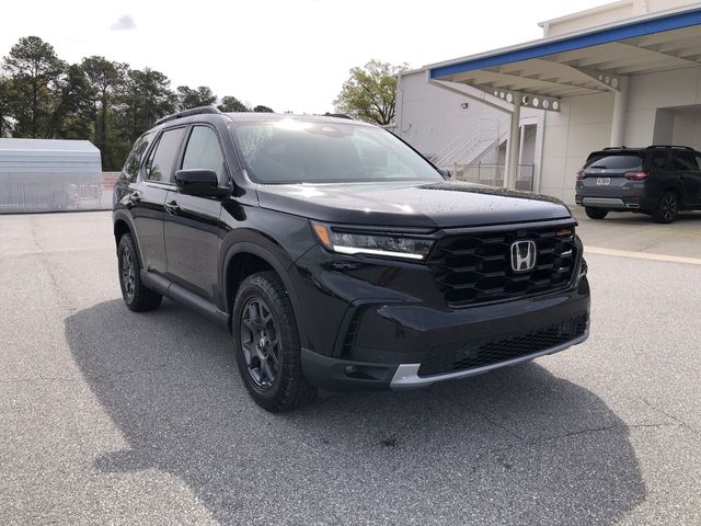 used 2025 Honda Pilot car, priced at $46,798