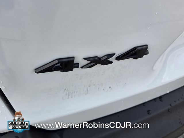 Used 2023 White Jeep Altitude image 12